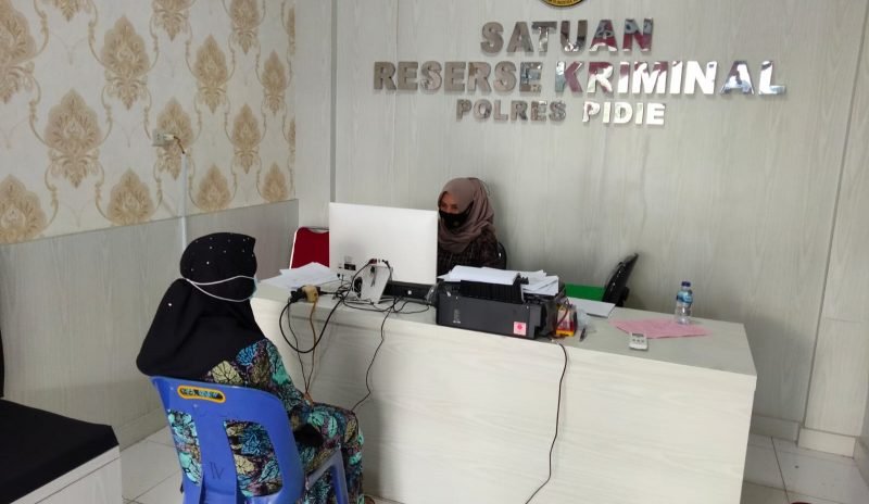 Pelaku NJ, Mahasiswi yang berzina dengan adik kandung saat diinterogasi pihak kepolisian Pidie