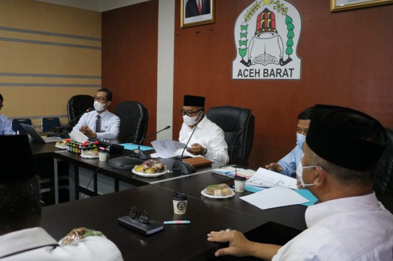 Bupati Aceh Barat H. Ramli MS saat menerima kunjungan silaturahmi Kepala Kantor Wilayah (Kanwil) Ditjen Perbendaharaan Provinsi Aceh, Syafriadi, SE., M.Ec., Ph.D beserta jajarannya.