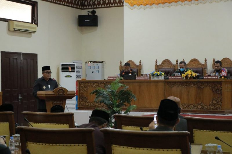 Bupati Aceh Barat H. Ramli MS menghadiri Pembukaan Rapat Paripurna Ke-VI Masa Sidang Ke-III Dewan Perwakilan Rakyat Kabupaten (DPRK) Aceh Barat Tahun 2021 
