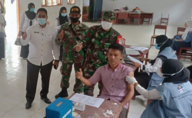 Vaksinasi tahap ke 2 di SMP Negeri 2 Simpang Kiri, Kota Subulussalam