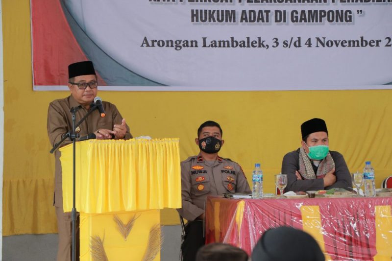 Bupati Aceh Barat H Ramli MS membuka kegiatan pelatihan paralegal hukum yang digelar MAA setempat