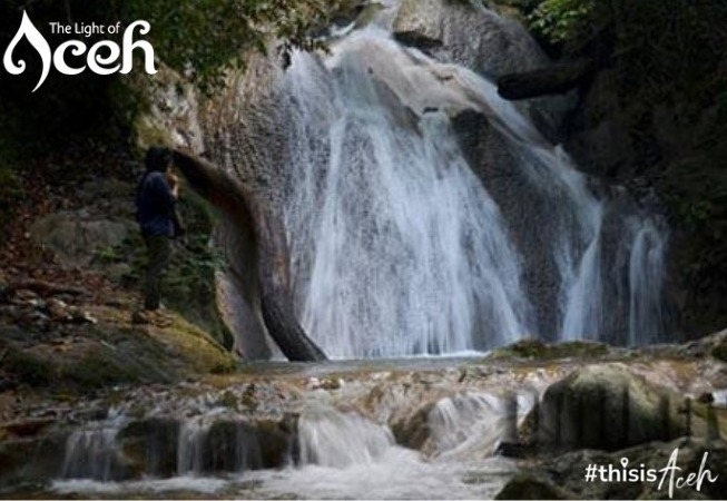 Suasana Air Terjun Mengaya