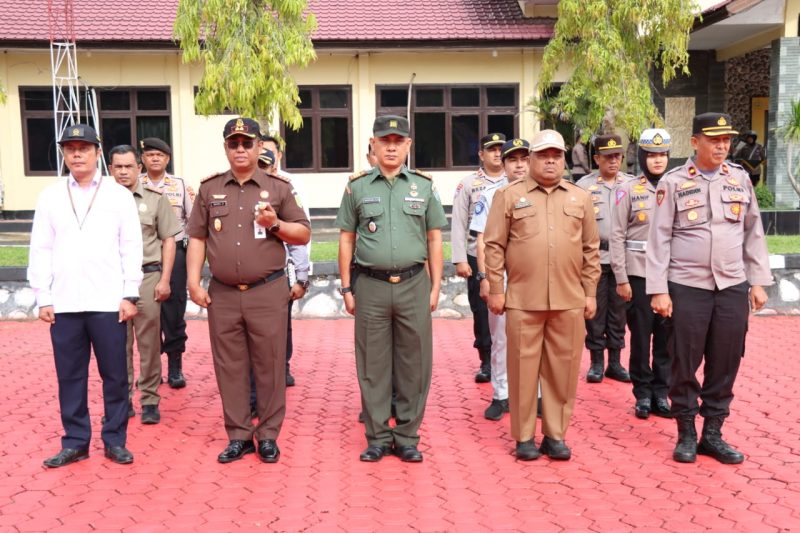 Sekda Aceh Besar Sulaimi hadiri Apel Gelar Pasukan Operasi Zebra Seulawah 2023 yang berlangsung di Lapangan Mapolres Aceh Besar, Senin (04/09/2023).