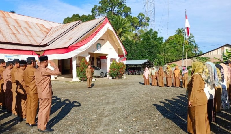 Apel pagi bersama di Kantor Camat Kuala Batee 