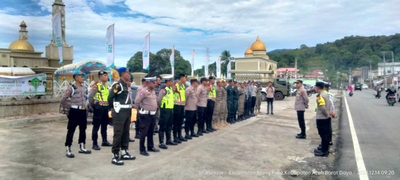 Kapolsek Blangpidie memimpin apel gabungan petugas PAM Maulid 