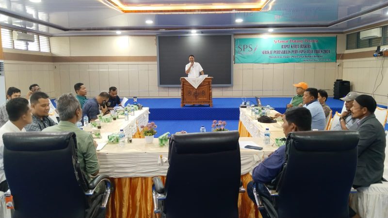 Ketua SPS Aceh, Muktarruddin Usman sedang menyampaikan kata sambutan di Raker SPS Aceh Tahun 2024, Rabu, 07 Febuari 2024.