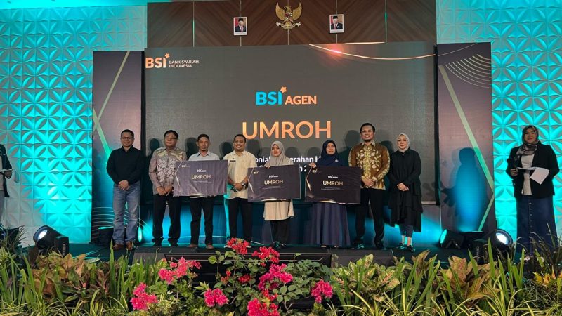 Pemenang Hadiah Umroh dalam Penganugerahan