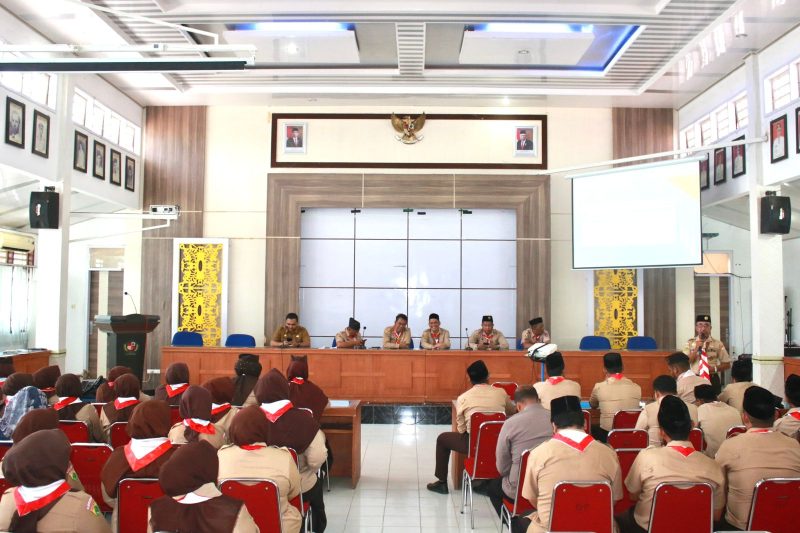 Foto: Sekda Pidie Drs Samsul Azhar ikuti Rapat Umum Jelang Pembentukan Pelantikan Pengurus  Pramuka Kwarcab Pidie.