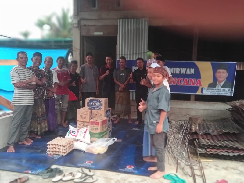 Haji Mirwan Bantu Korban Kebakaran di Kleut Tengah.