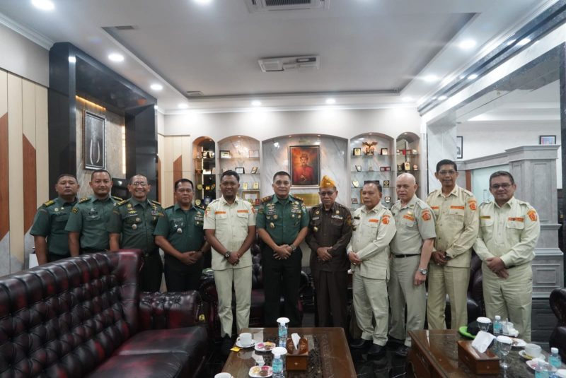 Pangdam IM Sambut Silaturahmi DPD LVRI dan PD Pemuda Panca Marga Aceh. Foto: NOA.co.id/ Hidayat