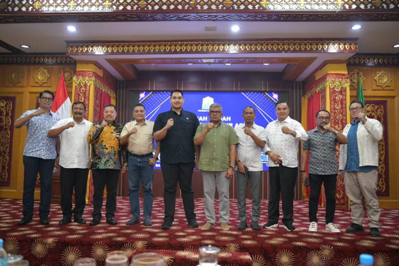 Menpora Dijamu Makan Malam di Meuligoe Gubernur Aceh. Foto: dokumen pribadi