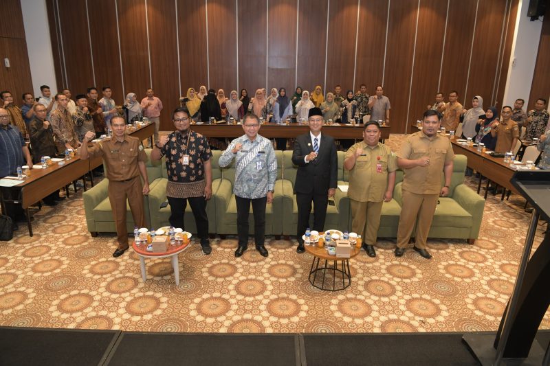 Asisten Sekda Buka Rakor Pembinaan dan Penataan Perangkat Daerah Kecamatan. Foto: Humas Aceh