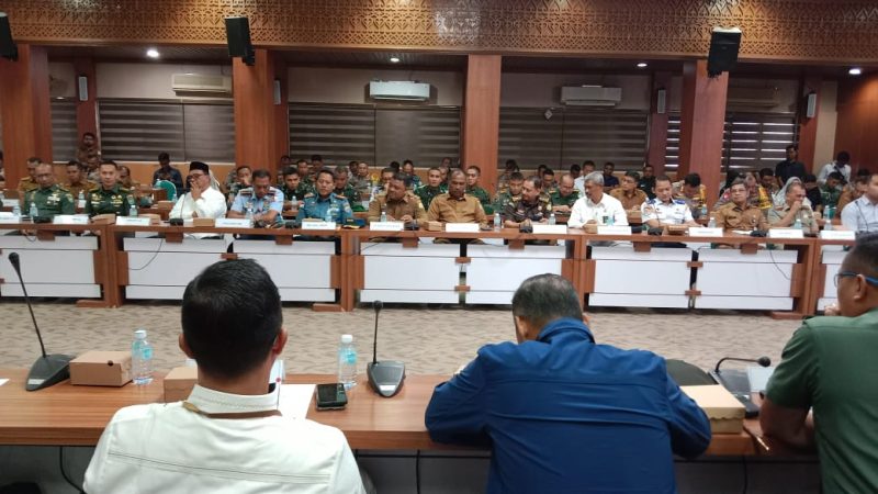 Warga Aceh Besar Antusias Sambut Kunjungan Wapres Ma'ruf Amin. Foto: NOA.co.id 