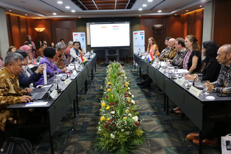 Pemerintah Indonesia dan Belanda dalam The 2nd Consular and Diplomatic Facilities Dialogue between the Republic of Indonesia and the Kingdom of the Netherlands, Bandung, Senin (13/5/2024). (Foto | HO-Kemlu RI )