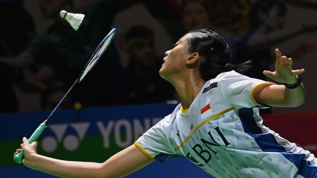 Putri KW Ungkap Siasat Tumbangkan Ratu Bulutangkis Thailand. Foto: ANTARA FOTO/Aditya Pradana Putra)