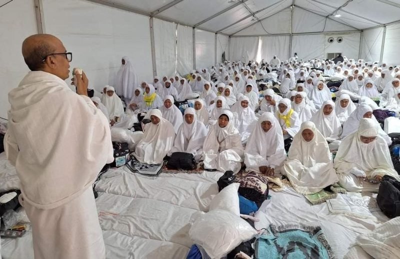 Mendiang saat menyampaikan khutbah Arafah, Sabtu, 15 Juni lalu. (Foto: noa.co.id)