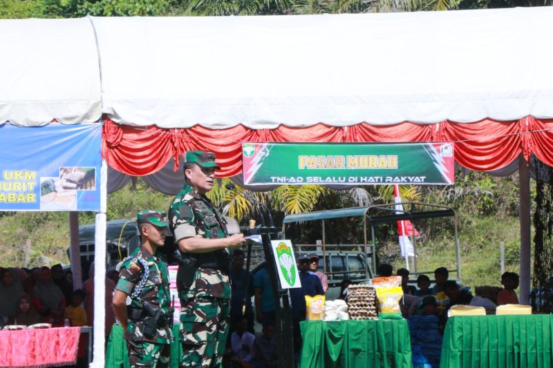 Pangdam Iskandar Muda Mayjen TNI Nico Fahrizal,M.Tr. (Han) saat menyampaikan sambutannya dalam penutupan TMMD ke 119 Ds. di lapangan sepakbola Desa Manggie, Kecamatan Panton Reu, Kabupaten Aceh Barat, Jumat (07/06/2024) (Foto: noa.co.id/FA)