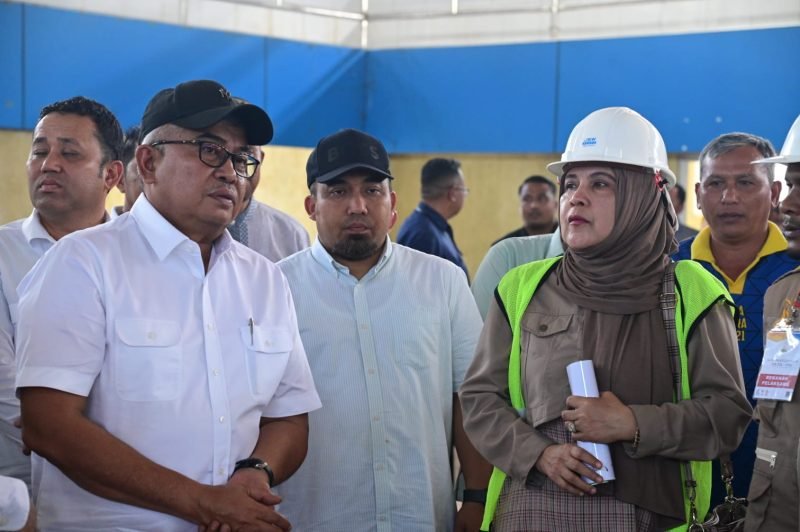 Pj Bupati Aceh Besar Muhammad Iswanto SSTP MM Dampingi Pj Gubernur Aceh Bustami Hamzah SE MSi saat meninjau Venue PON XXI Cabang Olahraga Kurash di Jantho Sport City, Kota Jantho, Jum'at (07/06/2024). Foto: dok. Prokopim Setdakab Aceh Besar. 