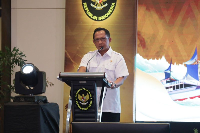 Menteri Dalam Negeri (Mendagri) Muhammad Tito Karnavian saat Rapat Koordinasi (Rakor) Kesiapan Pilkada Serentak Tahun 2024 untuk Wilayah Kalimantan, Sulawesi dan Maluku di Ballroom Phinisi, Hotel Claro Makassar, Sulawesi Selatan, Rabu (26/6/2024). NOA.co.id/HO/Puspen Kemendagri.