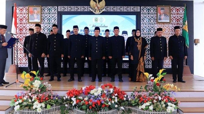 Penjabat atau Pj Wali Kota Banda Aceh, Amiruddin, mengukuhkan Pengurus Majelis Pendidikan Daerah (MPD) Kota Banda Aceh periode 2024-2029 yang diketuai Drs H Salman Ishak MSi. Pengukuhan ini berlangsung di Pendopo Wali Kota Banda Aceh, Rabu (26/6/2024) (Foto: noa.co.id/FA)