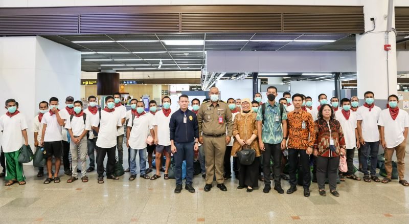 Kemlu RI Repatriasi 32 orang nelayan lintas batas asal Aceh dari Bangkok ke Kuala Namu, Jum'at (31/05/2024). (Foto | HO-Kemlu RI).