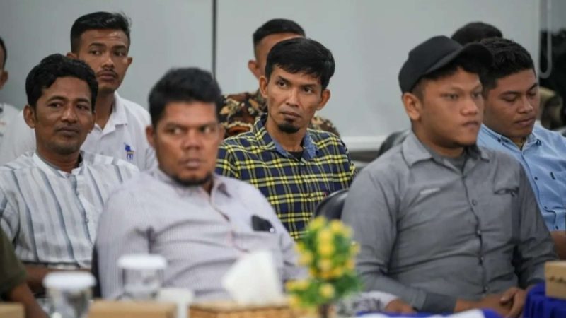 Sebanyak 46 Sopir Trans Koetaradja dibekali pengetahuan Microsleep, untuk meminimalisir kecelakaan akibat human error, Sabtu (29/6/2024) di Aula Multimoda Dishub Aceh. (Foto : noa.co.id/FA)