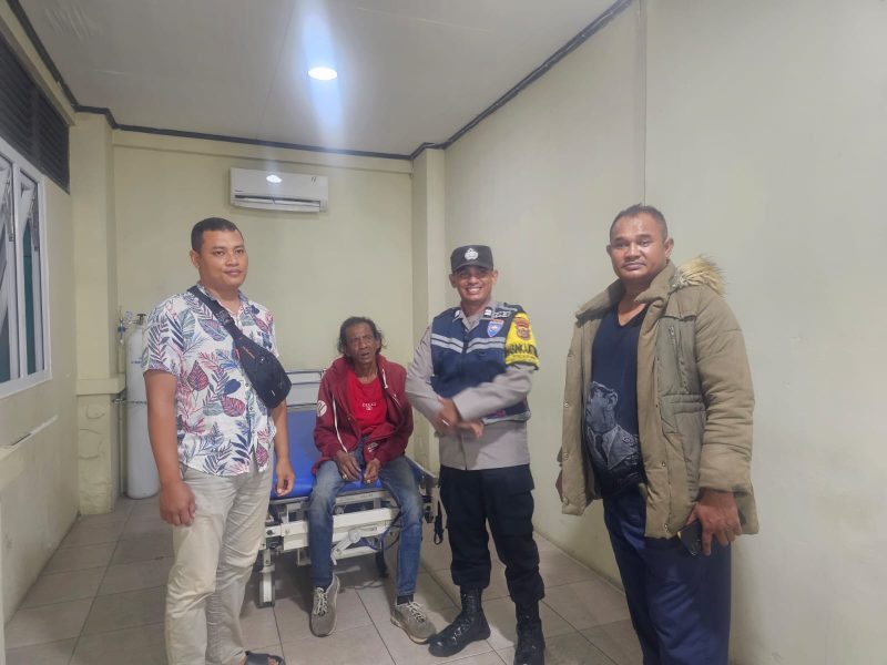 Personel Polsek Syiah Kuala usai mengevakuasi ODGJ ke RSJ Aceh, Foto: Polsek Syiah Kuala