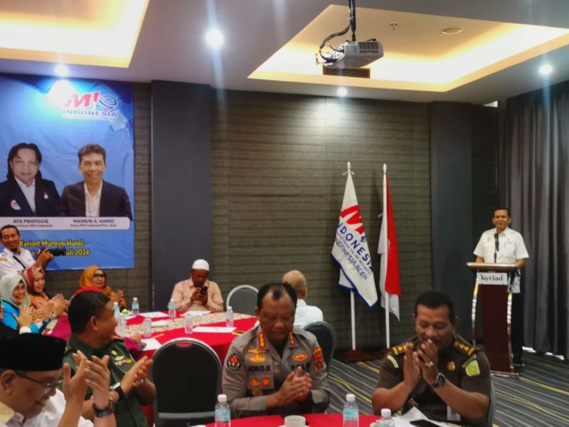 Kepala Dinas Komunikasi, Informatika, dan Persandian Aceh Marwan Nusuf, B.HSc, MA mewakili Pj Gubernur Aceh memberi sambutan pada acara pelantikan Pimpinan Wilayah (PW) Media Independen Online (MIO) Indonesia Provinsi Aceh beserta enam pengurus kabupaten di Hotel Kyriad Muraya, Banda Aceh, Rabu (10/7/2024). Hidayat S/Noa.co.id