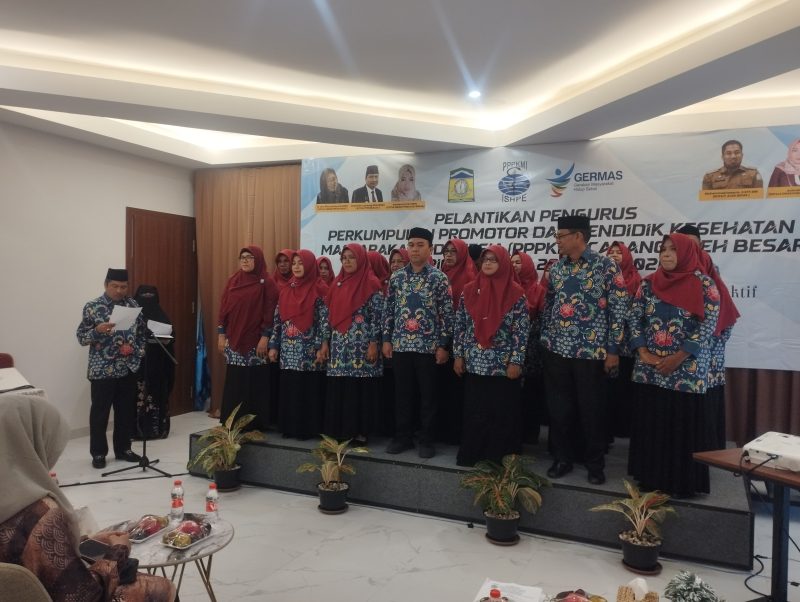 Ketua PPPKMI Aceh H Ibrahim Laweung SKM MNSc, melantik kepengurusan baru PPPKMI Aceh Besar, di Ilona Boutique Hotel, di Kecamatan Ingin Jaya, Kabupaten Aceh Besar, Sabtu (3/8/2024).
Foto: Mc Aceh Besar