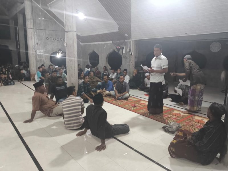 Masyarakat Seuneubok Panton Tuntut Oknum Kades Mundur.Foto. Dok:Dedi Saputra/NOA.Co.Id