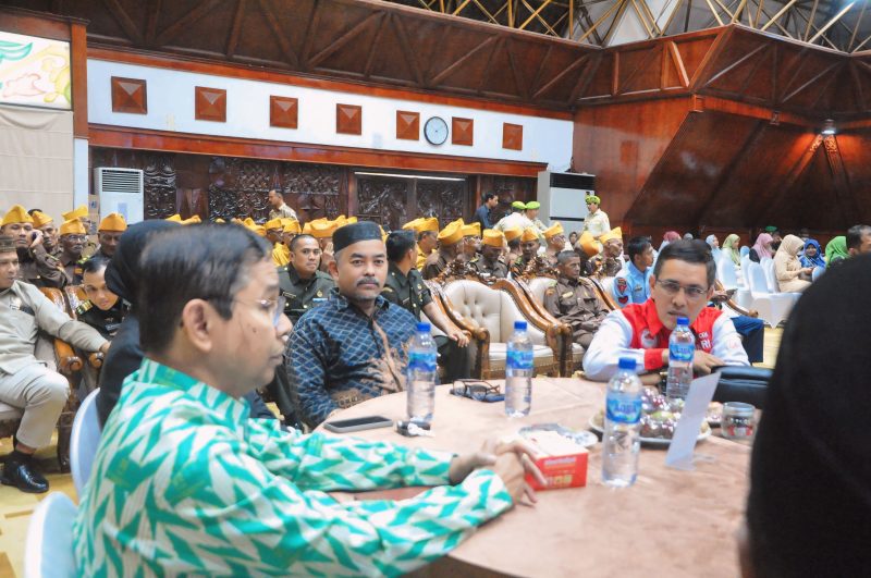 Asisten II Sekdakab Aceh Besar, M Ali S.Sos, M.Si, menghadiri acara syukuran peringatan Hari Veteran Nasional ke-75 tahun 2024 yang diselenggarakan oleh LVRI Aceh, di Anjong Mon Mata, Kota Banda Aceh, Sabtu (10/8/2024).
Foto: Mc Aceh Besar