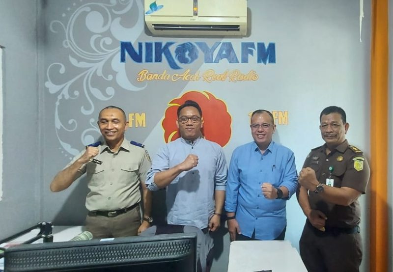 Program penyuluhan dan penerangan hukum bagi masyarakat melalui acara