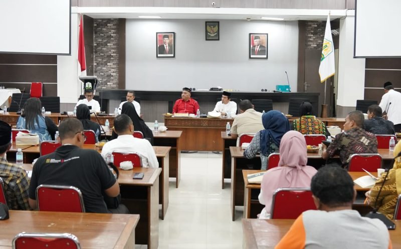 Rapat Rapat Koordinasi terkait permasalahan indikasi korban Tindak Pidana Perdagangan Orang (TPPO) di Ruang Rapat Serbaguna DPRA, Banda Aceh, Jumat(23/8/2024). (Foto : Farid Ismullah/NOA.co.id).