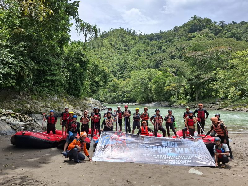 Tim pelatihan Quick Respon Water untuk pemuda, selama tiga hari 22-24 Agustus 2024 di Kecamatan Manee, Kabupaten Pidie, (Foto Amir Sagita.NOA.co.id).
