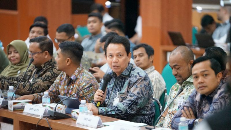 Regional CEO BSI Aceh meyampaikan kesiapan BSI dalam menyambut PON XXI Aceh Sumut 2024 di Kantor Gubernur Aceh. Foto: BSI Aceh