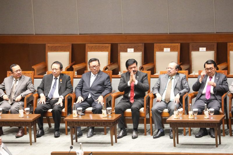 Menteri Koordinator Bidang Politik, Hukum dan Keamanan Marsekal TNI (Purn.) Hadi Tjahjanto menghadiri sidang paripurna dalam rangka HUT DPR RI di gedung DPR RI, Jakarta, Kamis (29/8/2024). (Foto : Humas Kemenko Polhukam).