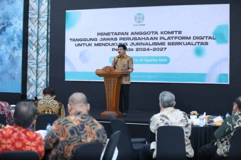 Menko Polhukam Hadi Tjahjanto Hadir dalam acara penetapan anggota Komite Tanggung Jawab Platform Digital untuk Jurnalisme Berkualitas Dewan Pers, Jakarta, Jumat (30/8/2024). (Foto : Humas Kemenko Polhukam RI).