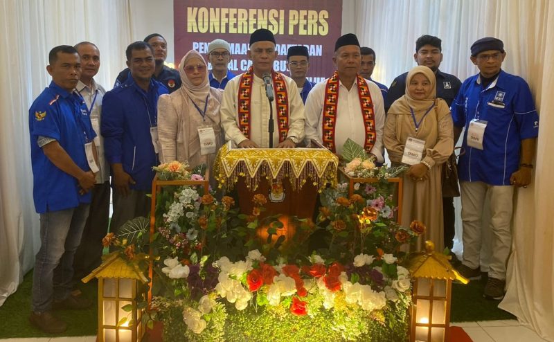 Pasangan calon Bupati dan Wakil Bupati, H. Mawardi - Yusran, saat konferensi Pers di Kantor KIP Simeulue. (Foto: Agamsyah/Noa.co.id).