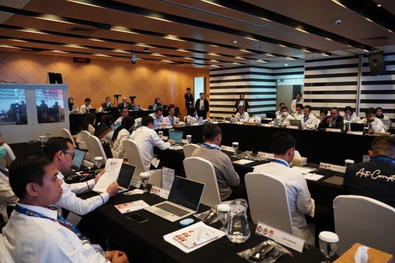 KPK bekerja sama dengan OPDAT dari Amerika Serikat mengadakan lokakarya meningkatkan keterampilan pegawai KPK dalam menangani kasus pencucian uang digelar di Gedung C1 KPK, Jakarta, Senin (2/9/2024). (Foto : Humas KPK).