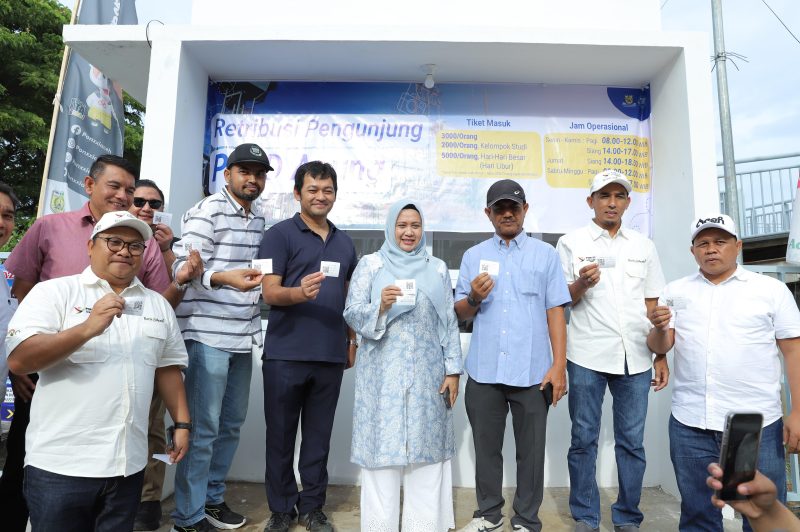 Bank Aceh berkolaborasi dengan Dinas Pariwisata Kota Banda Aceh dan Bank Indonesia Perwakilan Aceh untuk meluncurkan sistem pembayaran retribusi non-tunai di Monumen PLTD Apung pada 07 September 2024. Humas Bank Aceh
