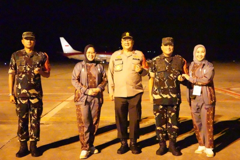 Pangdam IM dan Kapolda Aceh Lepas Keberangkatan Presiden Jokowi Usai Membuka PON XXI di Aceh. Foto: ist