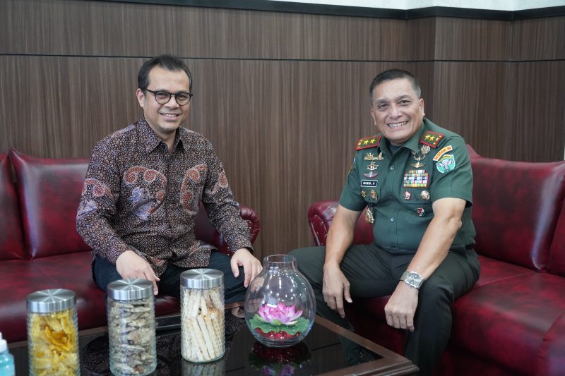 Pangdam IM saat menerima Audiensi Wamenkominfo Bahas Sinergi untuk PON XXI Aceh-Sumut 2024. Foto: ist
