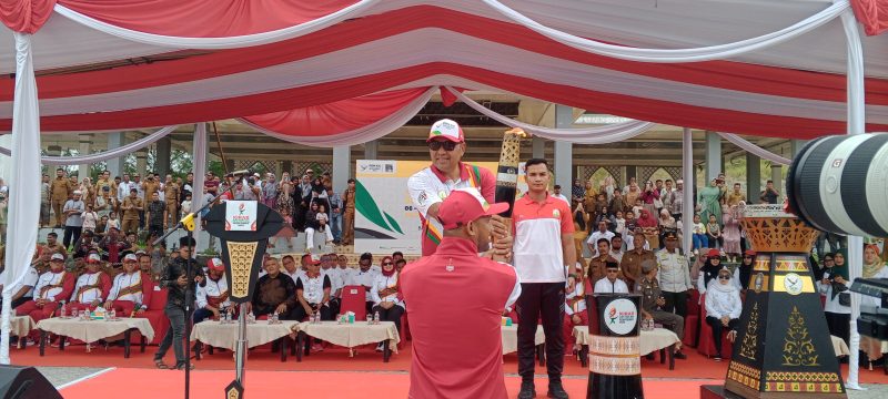 Kirab Api PON XXI Aceh-Sumut Tiba Di Aceh Timur.Foto. Dok : Dedi Saputra/NOA.Co.Id
