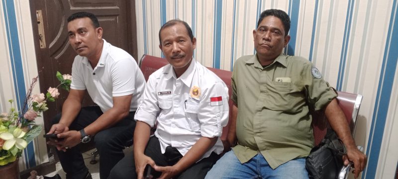 Kabid kebudayaan Aceh Timur Suriadi.SE,(Tengah).Foto.Dok:Dedi Saputra/NOA.Co.Id