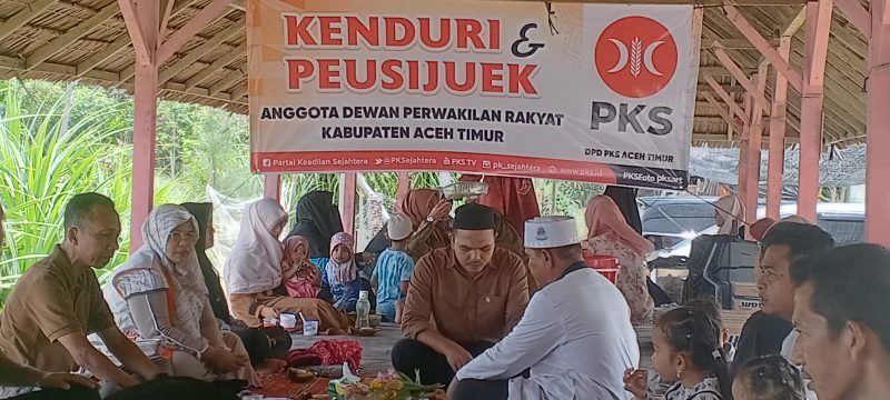 DPD Partai PKS Aceh Timur Tepung Tawar Fadhil Muhammad Anggota DPRK Terpilih.Foto.Dok: Dedi Saputra/NOA.Co.Id