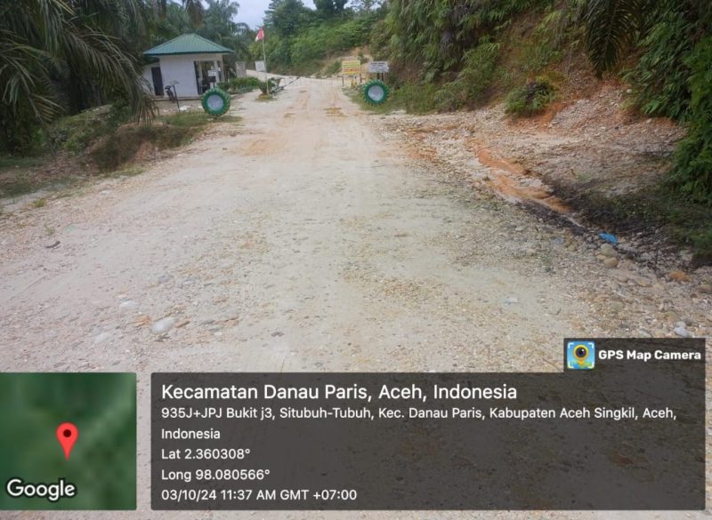 Jalan diareal Pos Cobra PT. Delima Makmur, Lae Paris, Desa Sutubuh-tubuh, Kecamatan Danau Paris, Kabupaten Aceh Singkil, Kamis (3/10/2024).( Foto : Dok. Warga Biskang).