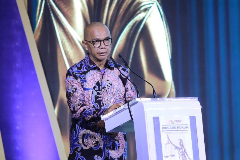 JAM-Intelijen Reda Manthovani menjadi keynote speaker dalam acara CNBC Indonesia Bincang Hukum Bersama Kejaksaan Demi Kepastian di Hotel Indonesia Kempinski, Jakarta, Selasa (15/10/2024). (Foto : Puspenkum Kejagung RI).