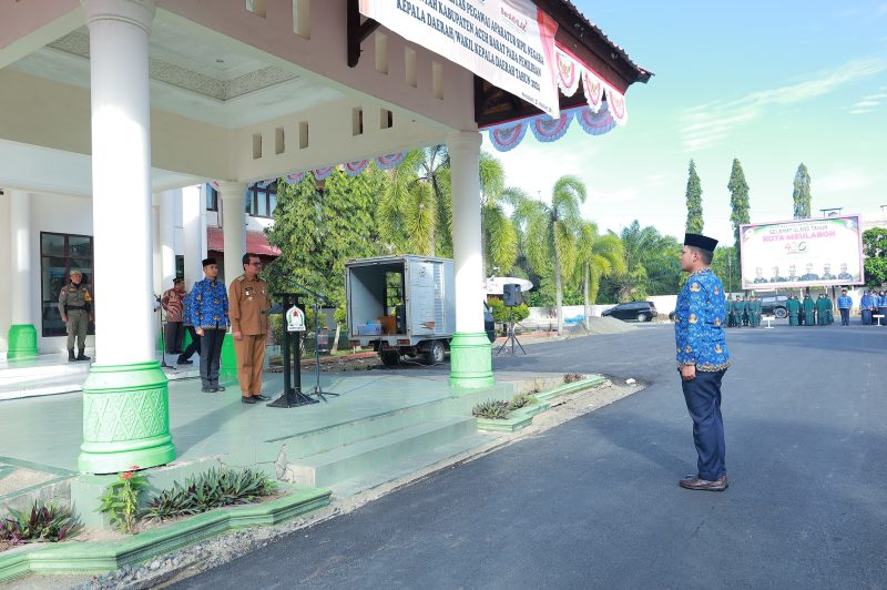 Penjabat Bupati Aceh Barat Azwardi, Pimpin Apel Ikrar dan Netralitas ASN. Foto: Diskominsa Kabupaten Aceh Barat