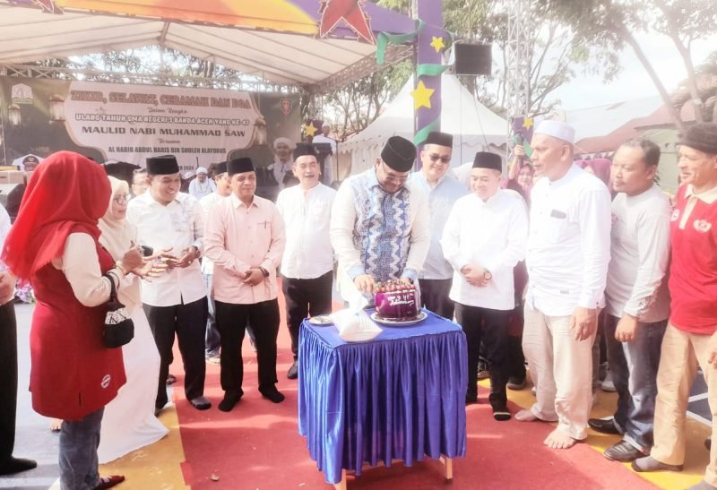 HUT Ke-47 SMAN 3 Banda Aceh, Pj Gubernur Aceh Kembali Kunjungi Sekolahnya. Foto: dok. Humas Disdik Aceh