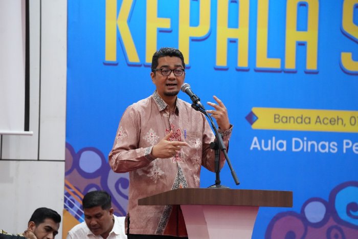 Kepala Dinas Pendidikan Aceh, Marthunis, ST., D.E.A., saat membuka kegiatan Peningkatan Kapabilitas Kepala SMK se-Aceh yang berlangsung di Aula Dinas Pendidikan Aceh. Rabu, 2 Oktober 2024. Foto: dok. Humas Disdik Aceh